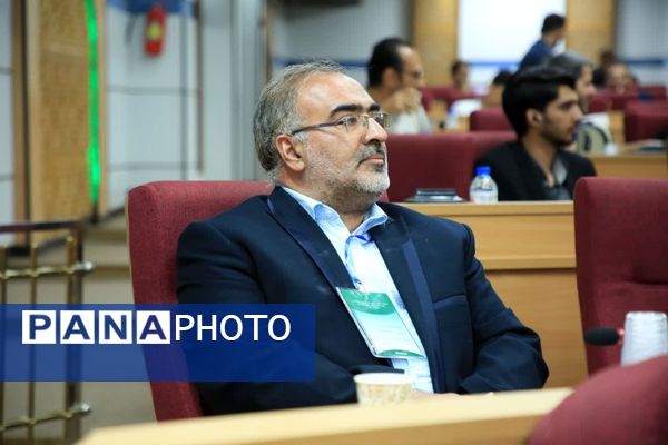 نشست صمیمی مدیران رسانه با استاندار قم