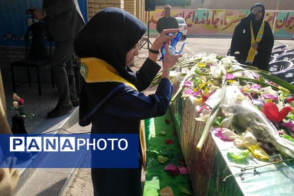 مزین شدن مدرسه حاج آقا توکلی به رایحه شهید گمنام 