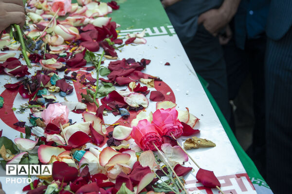 مهمانی شهید گمنام در مدرسه فرزندان میهن اسلامشهر