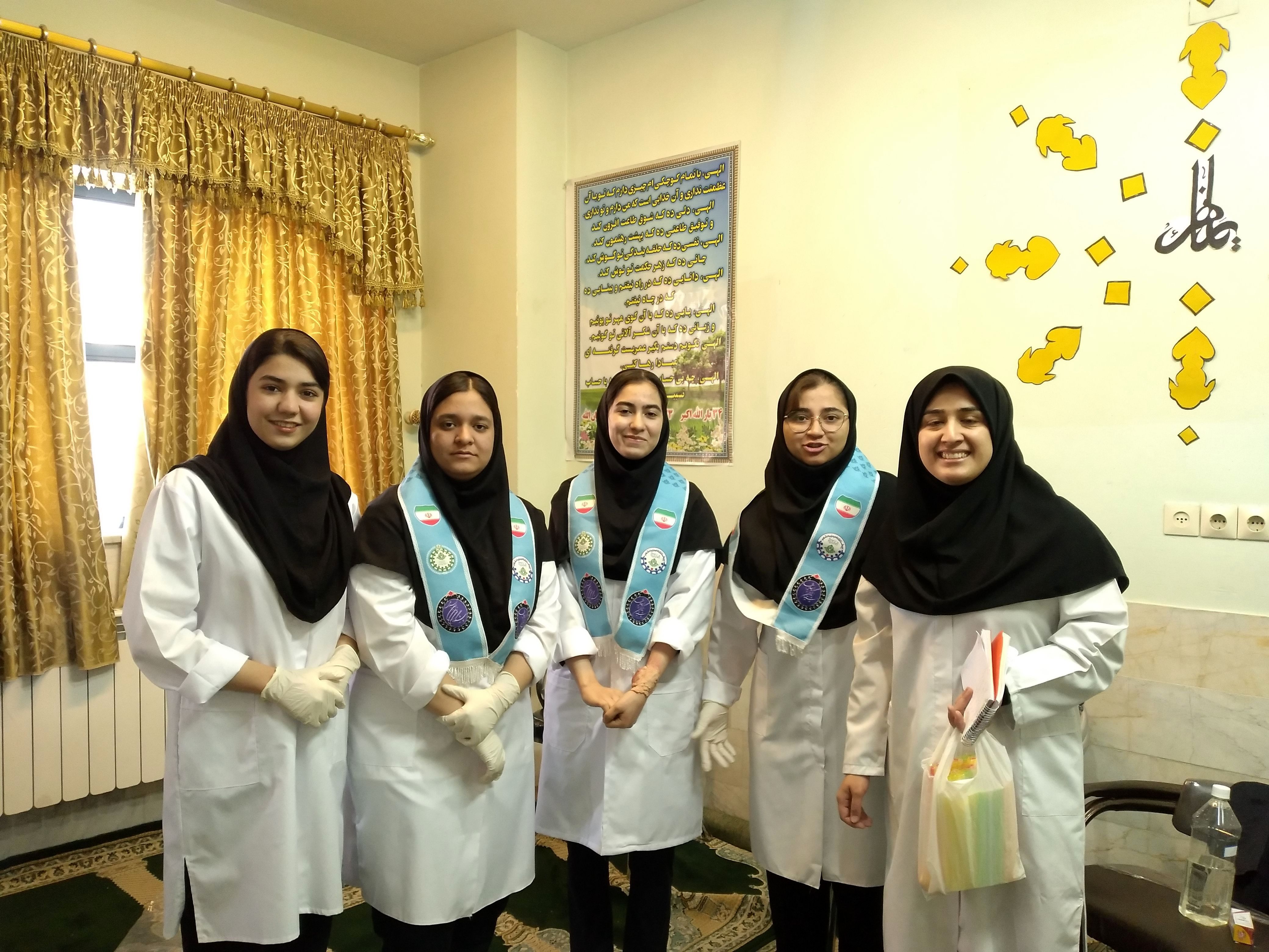 جشن روز آزمایشگاه در دبیرستان شهید مرادعلی امینی و هنرستان کیمیا