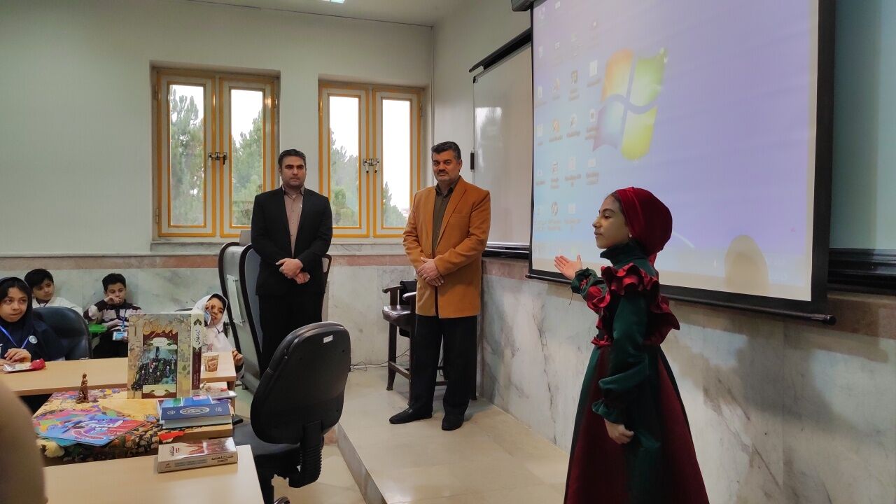 برگزاری کلاس شاهنامه خوانی در دانشگاه پیام نور شهرستان شیروان