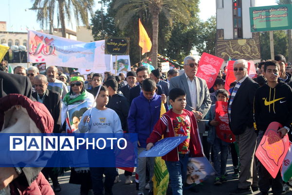 شکوه حضور مردم بوشهر در راهپیمایی ۲۲ بهمن