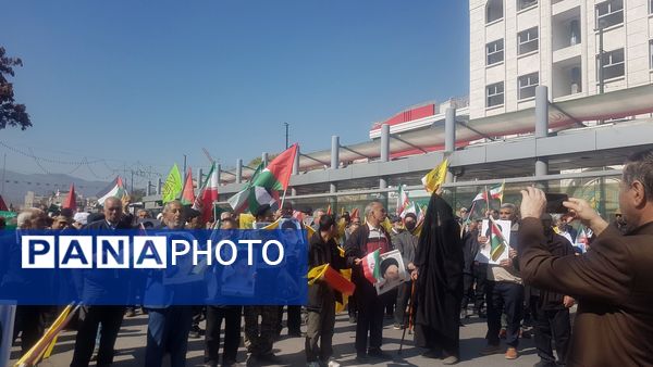 حضور پرشور و کوبنده مردم مشهد در راهپیمایی روز قدس