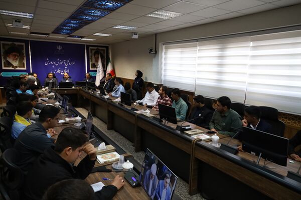 دیدار معاون پرورشی و فرهنگی وزارت آموزش‌وپرورش با نمایندگان پسر تشکل‌های دانش‌آموزی شیراز