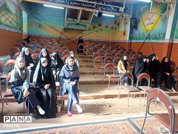 مسابقات قرآن و عترت دختران منتخب ناحیه دو مشهد 