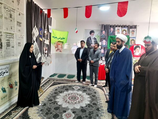 نمایشگاه باشکوه انقلاب با همت دانش‌آموزان خلاق و دغدغه‌مند برگزار شد