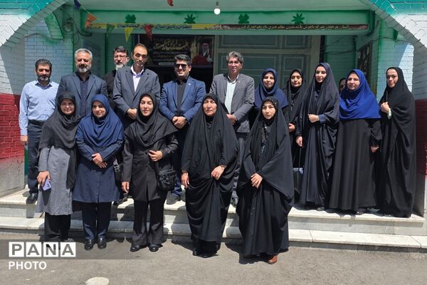 افتتاحیه طرح «حامی» در دبستان دخترانه حضرت معصومه(س) بهارستان‌دو 