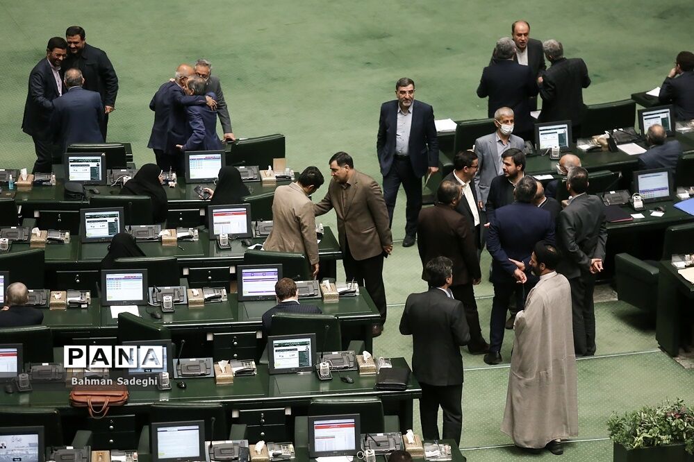 شعار «مرگ بر اسرائیل» در مجلس طنین‌انداز شد