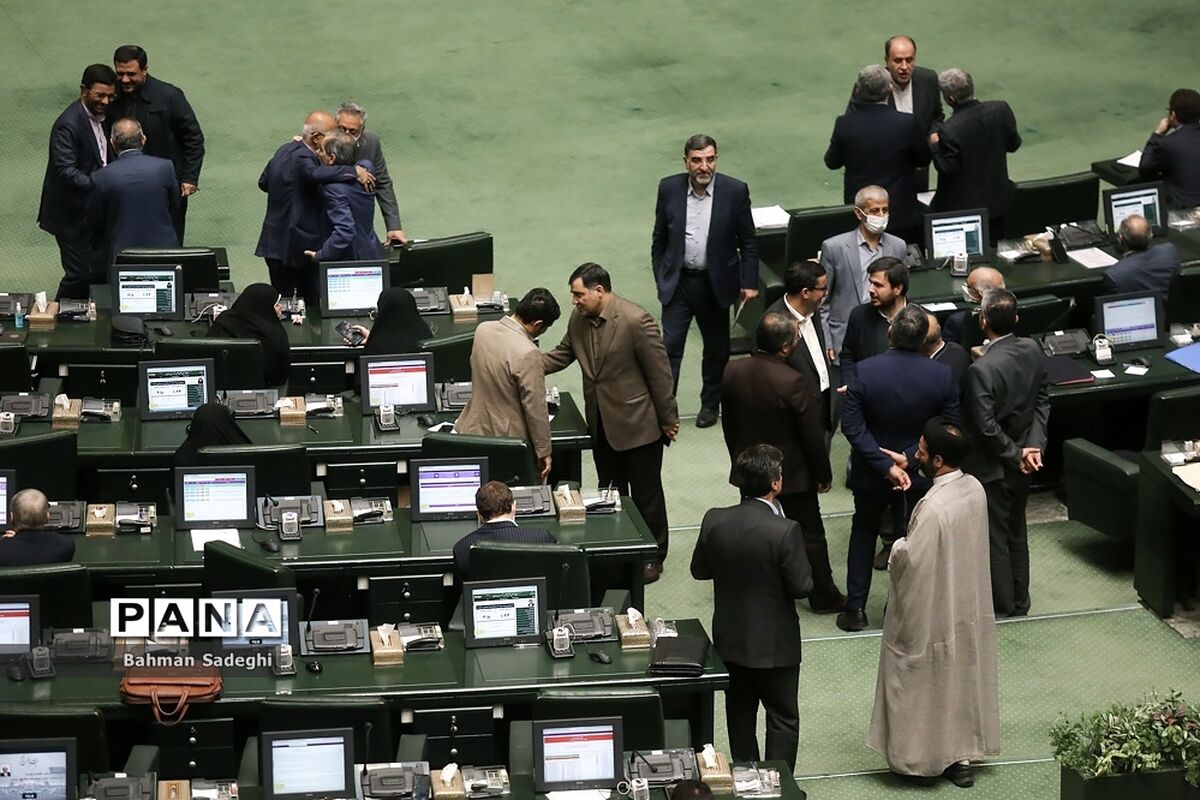 شعار «مرگ بر اسرائیل» در مجلس طنین‌انداز شد