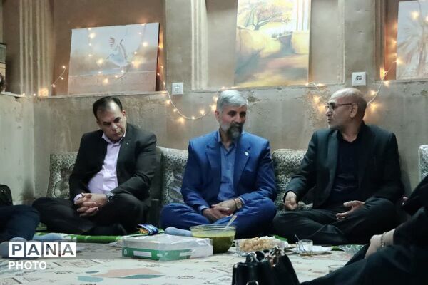 دیدار صمیمی معاون فعالیت‌های دانش‌آموزی سازمان دانش‌آموزی کشور با مسئولان یزد