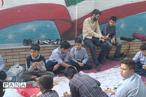 به وقت سلامتی؛ پیوند روز جهانی غذا و تخم‌مرغ در دبستان علامه طباطبایی (ره)