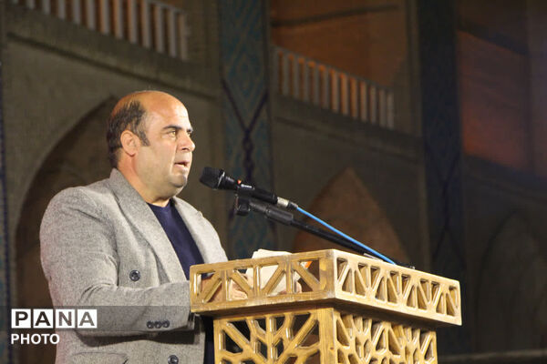 اجتماع هنرمندان و اصحاب رسانه یزدی با حضور مصطفی راغب خواننده کشوری