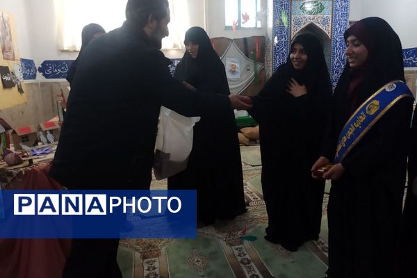 شکوفایی خلاقیت و آرمان‌ها در «مدرسه انقلاب» دبیرستان عفاف شهرقدس