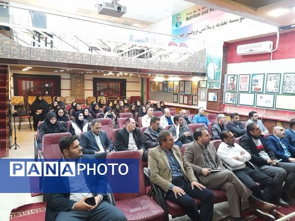 جلسه‌ کیفیت بخشی آموزشی مدیران مدارس مقطع متوسطه اول آموزش و پرورش شهرستان ملارد 