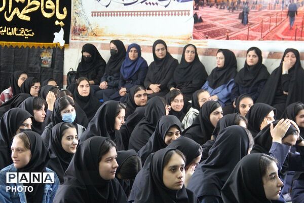 چهارشنبه‌های امام رضایی در دبیرستان بنت‌الهدی بهارستان دو