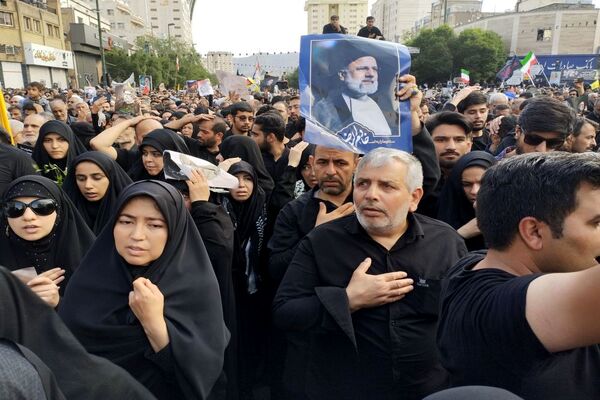 وداع تاریخی مشهدی‌ها با خادم‌الرضا؛ شهید جمهور