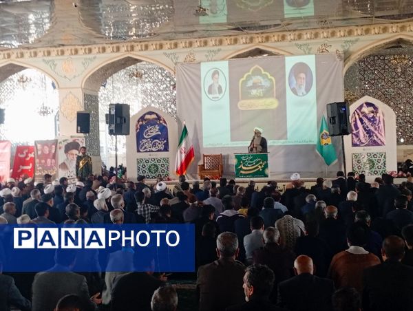 نماز جمعه این هفته شهرستان کاشمر همزمان با روز قدس برگزار شد 