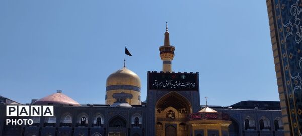 آماده سازی حرم مطهر امام رضا علیه‌السلام برای تشییع رهبر شهید