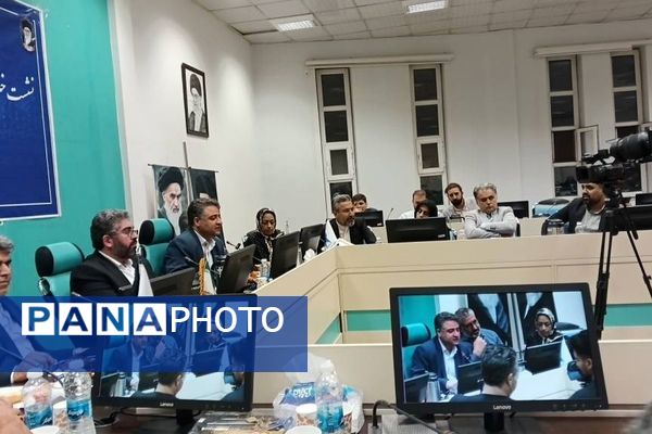 نشست خبری فرمانداری  شهرستان قدس با اصحاب رسانه در هفته دولت و خبرنگاری