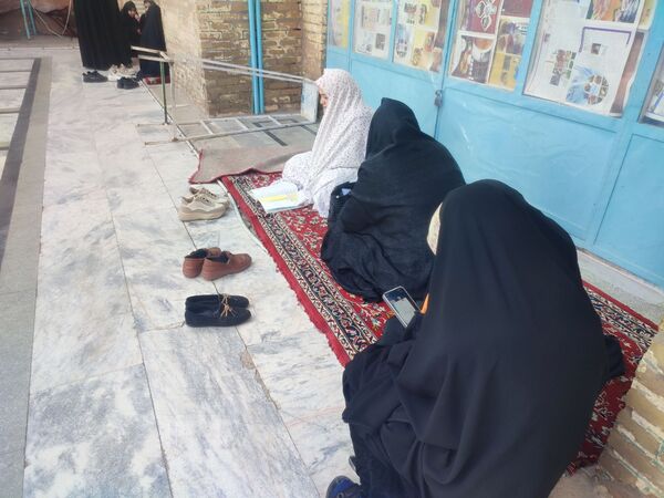 سه روز بندگی  در مسجد جامع نیشابور