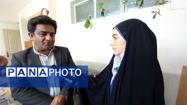 نواخته شدن زنگ سلامت در دبیرستان بهار آزادی 