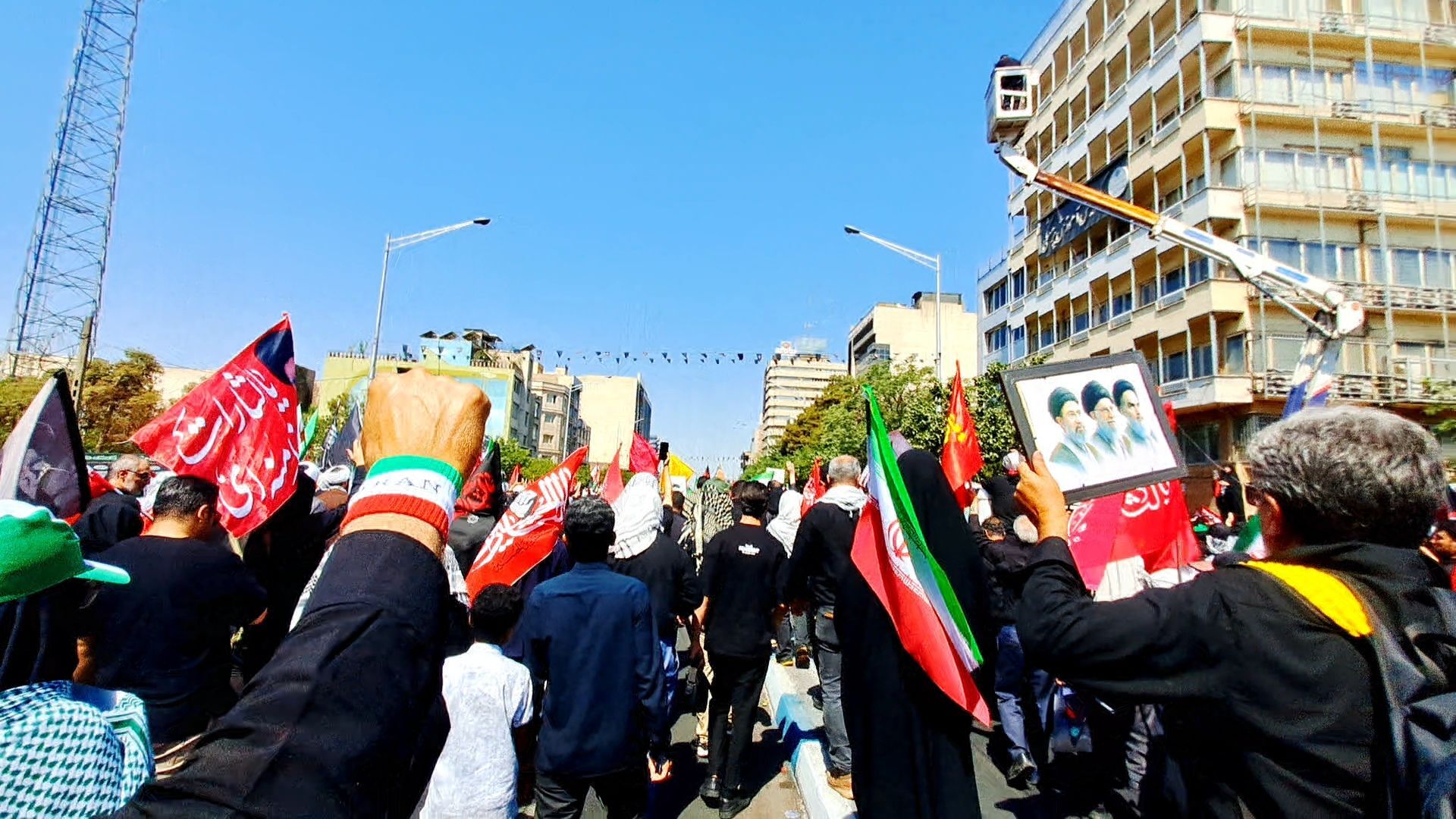 آخرین سلام؛ از میدان انقلاب تا میدان آزادی، تهران در آیین وداع با رهبر شهید