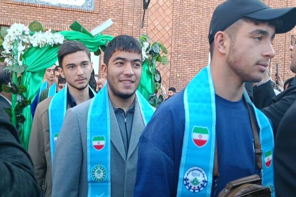 همایش بدرقه‌ دانش‌آموزان منتخب سازمان دانش‌آموزی به عمره‌ مفرده دانش‌آموزی