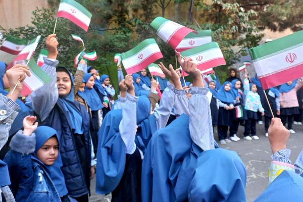 برپایی جشن وعده صادق۲ در مدارس رودهن 