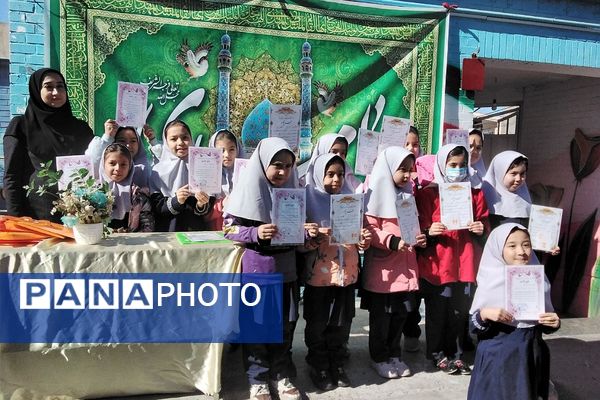 تقدیر از دانش‌آموزان برتر دبستان جعفریه و دبیرستان نمونه سمیه پیشوا