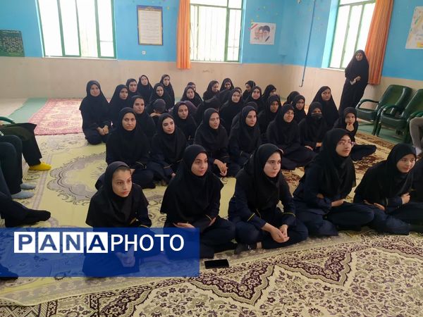  بازدید از دبیرستان‌های دخترانه عشایری عفاف و شبانه‌روزی پسرانه عشایری فارس