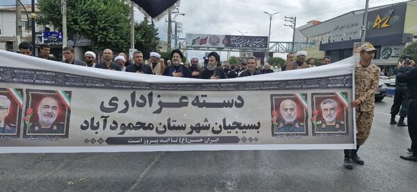 دسته‌روی بسیجیان عزادار حسینی در محمودآباد