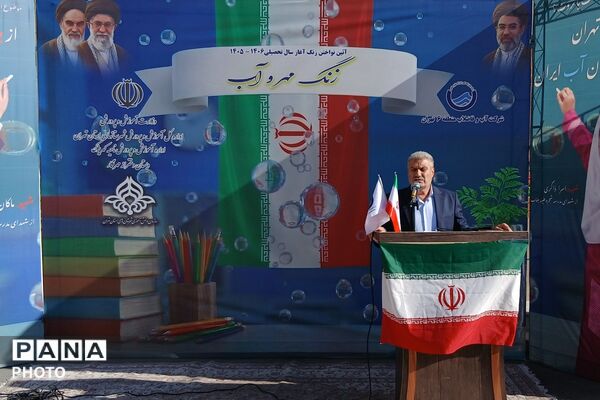 آغاز سال تحصیلی در مدرسه دخترانه مهرنگار باقر شهر با حضور مسئولان 