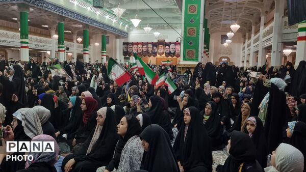 همایش دختران ایران در حرم بانوی کرامت