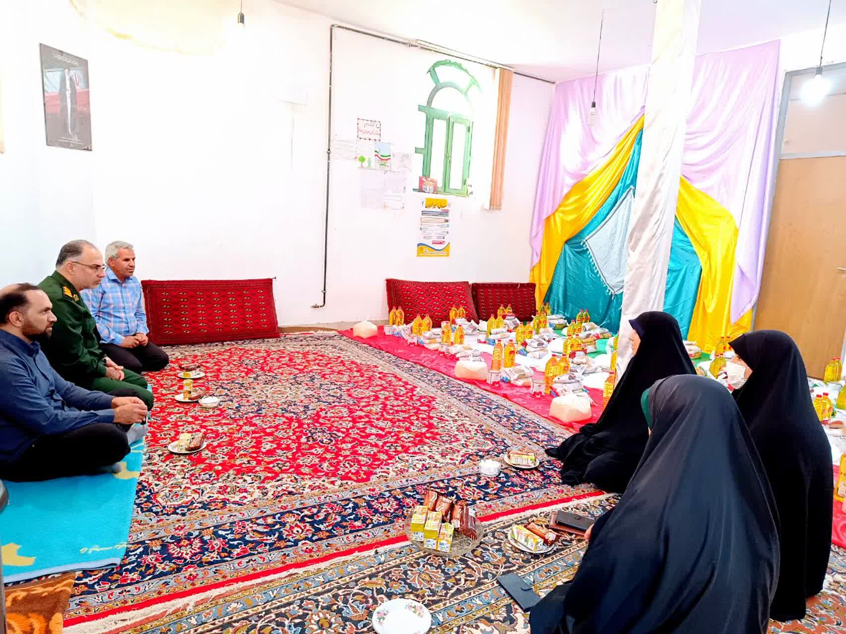 رزق کریمانه گروه جهادی شهید نعمتی به دست ۱۵۰ خانواده علی‌آباد رسید
