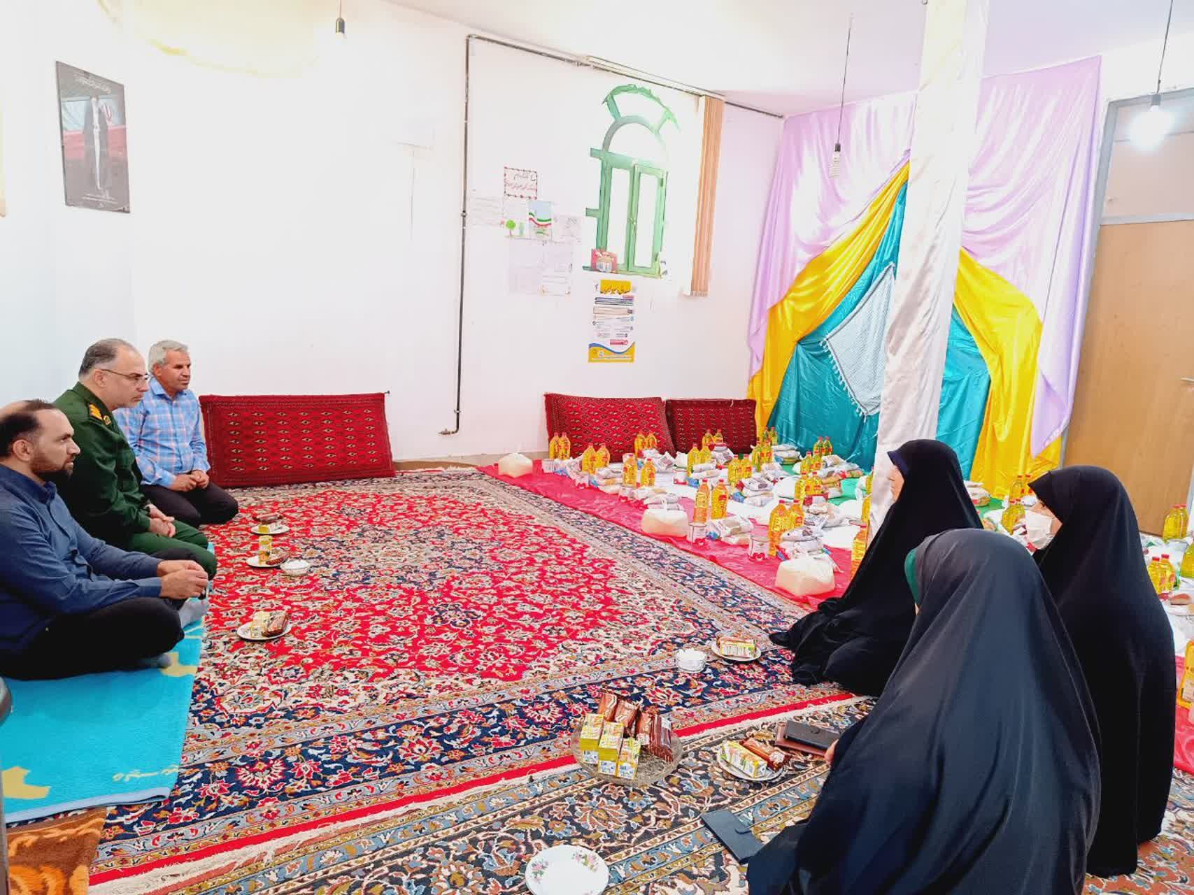 رزق کریمانه گروه جهادی شهید نعمتی به دست ۱۵۰ خانواده علی‌آباد رسید