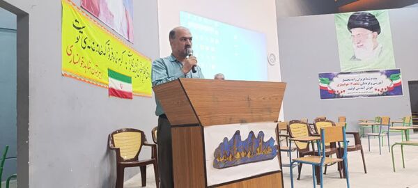 جلسه توجیهی قبل از آغاز سال تحصیلی در دبیرستان شاهد خوانساری