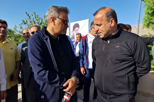 همایش پیاده‌روی خانوادگی در شیراز 