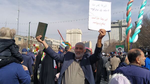 حضور بی سابقه مردم مشهد در راهپیمایی سالگرد پیروزی انقلاب اسلامی 