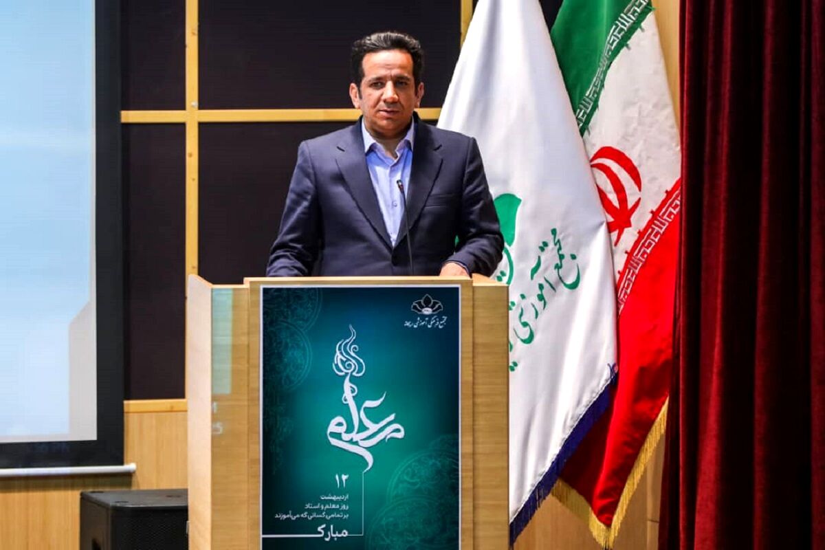 هیچ جایگزینی برای حضور معلم در فرآیند آموزش وجود ندارد