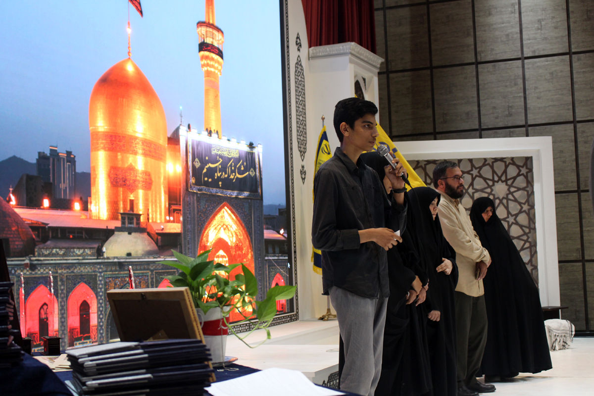 همایش تقدیر از فعالان اردوهای راهیان نور دانش‌آموزی در قم