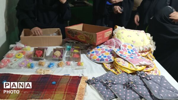 نمایشگاه فرهنگی هنری بسیج در خرم آباد
