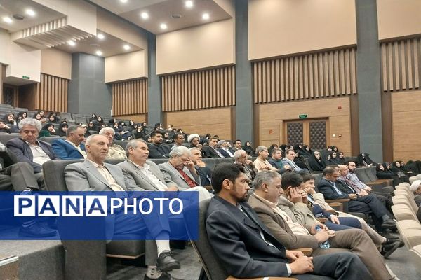 مراسم تقدیر از مشاورین و معاونین پرورشی مدارس ناحیه سه مشهد