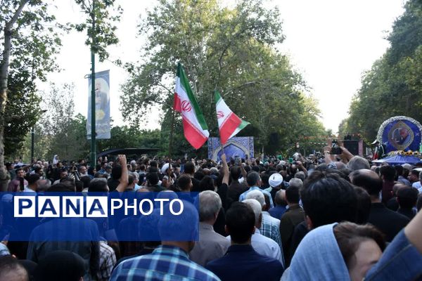 مراسم تشییع پیکر استاد فرشچیان