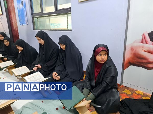 محفل انس با قرآن در کانون فرهنگی‌تربیتی رضوان محمودآباد
