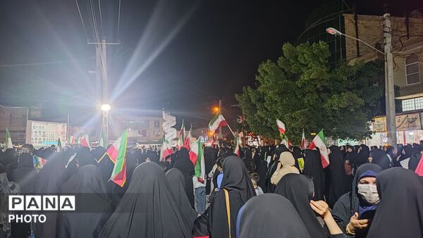 چهلمین روز شهادت رهبر شهید و دانش‌آموزان مدرسه شجره طیبه میناب
