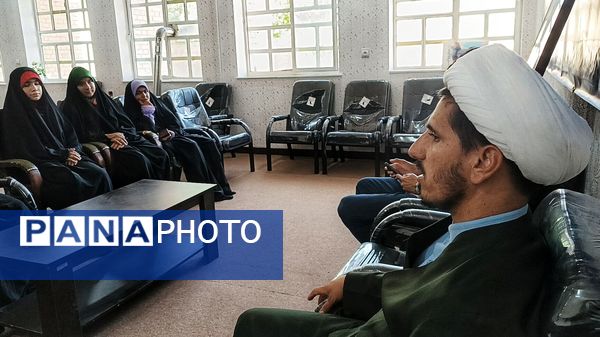 گعده میز هنر ( محله باهنر) شهرستان مارگون با محوریت کلاس‌های آموزشی، تربیتی و عرفانی