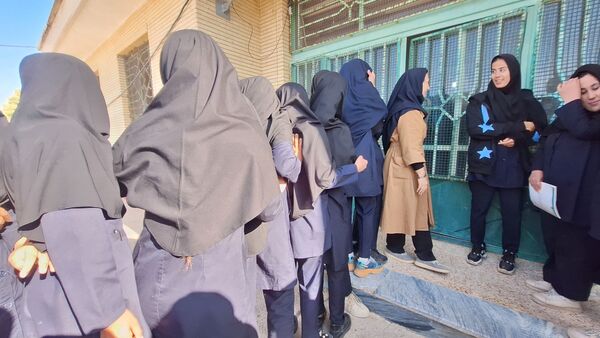 انتخابات شورای دانش‌آموزی در دبیرستان دخترانه سبحان و مائده شِلیل