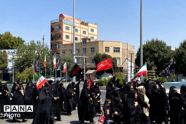 راهپیمایی جاماندگان اربعین با حضور پرشور مردم پیشوا