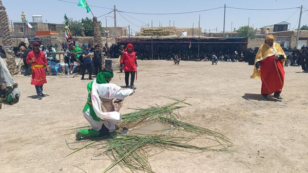 شام غریبان در  میدان منطقه سرولایت روستای سلطان آباد 