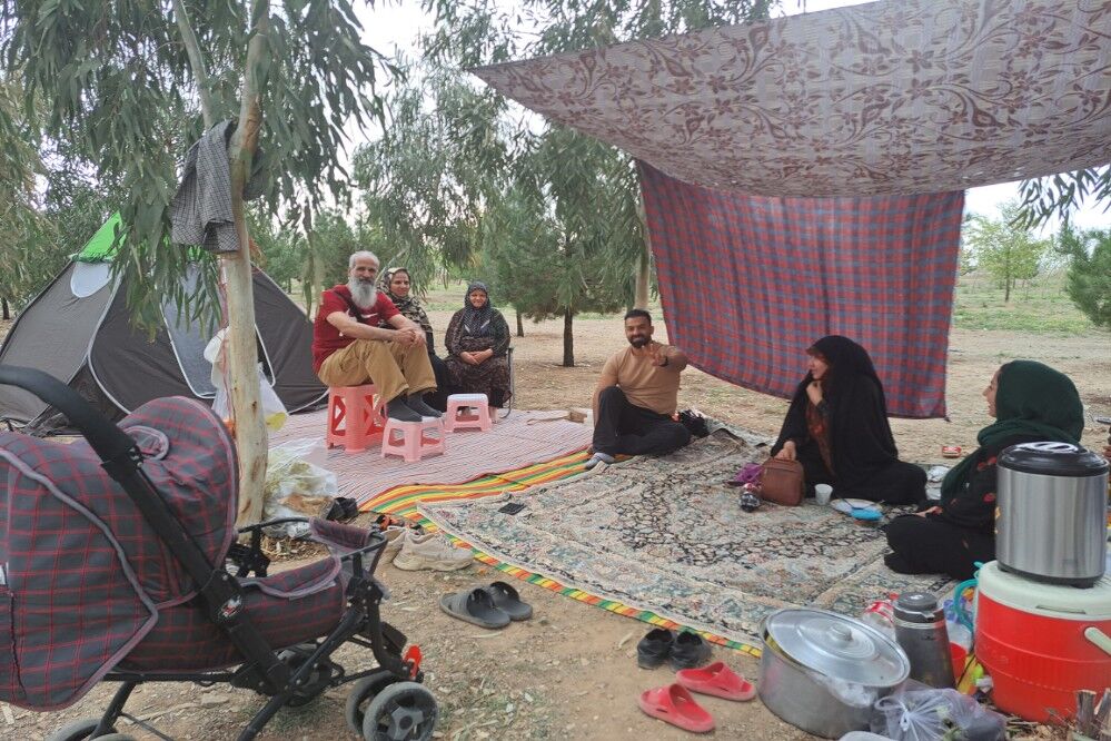 دورهمی روز طبیعت در پارک جنگلی پردیسان قم